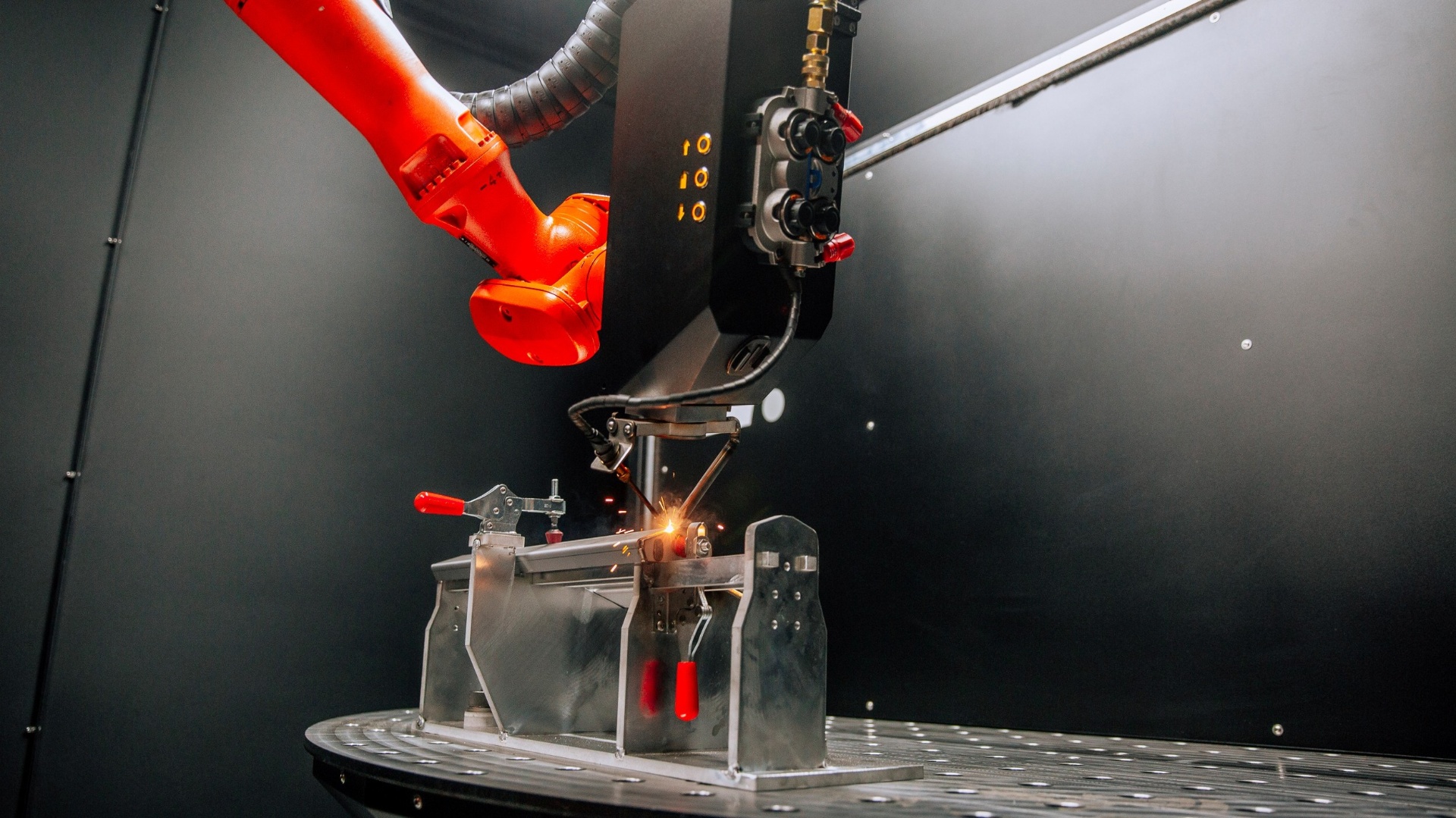Lascobot met lasermachine